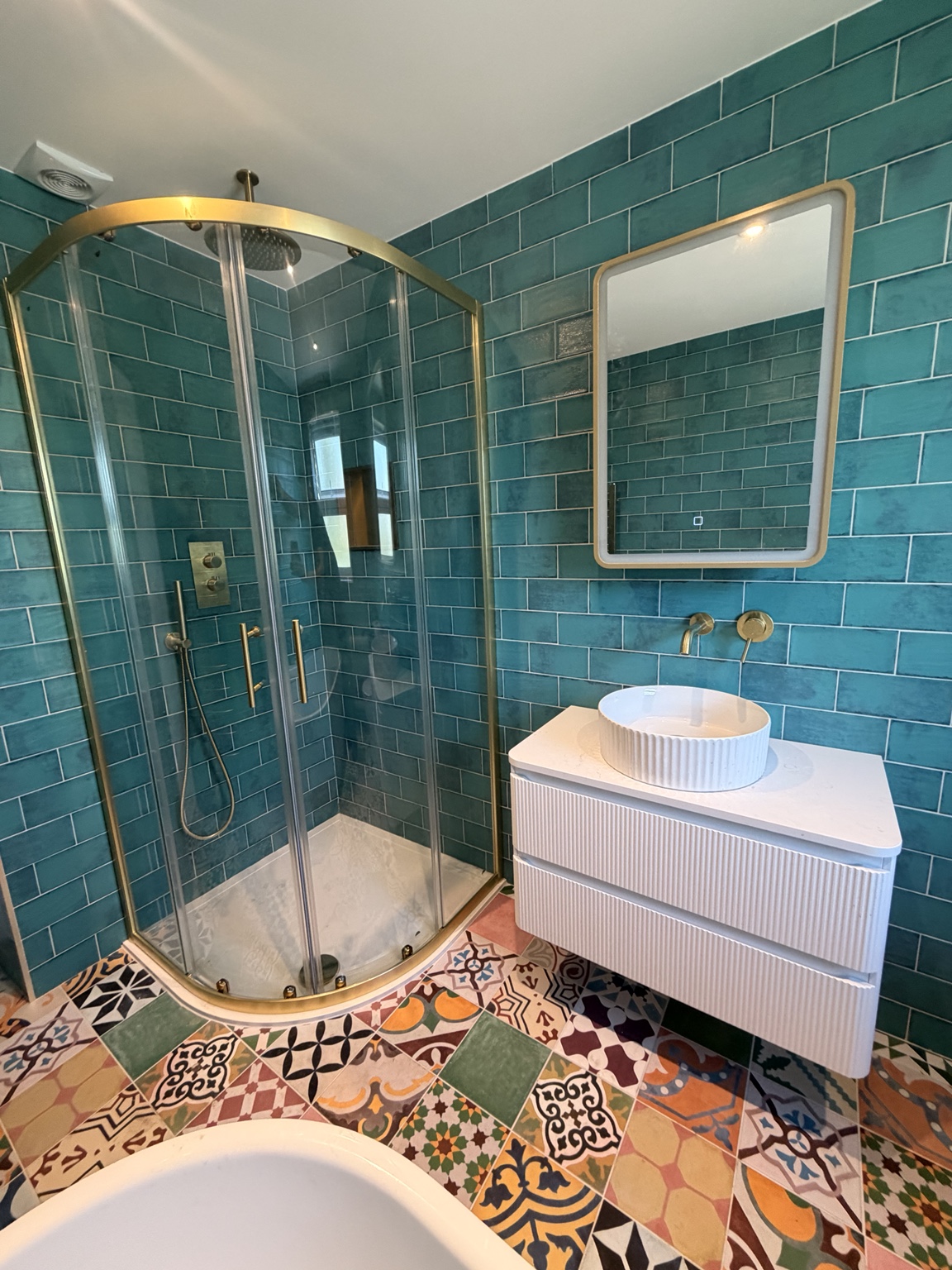 Feature tile detailing